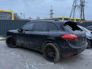 Авто Porsche Cayenne S 2012 № 8347926