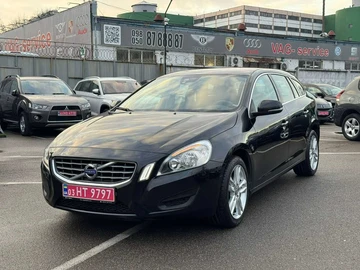 Авто Volvo V60 2013 № 8347934