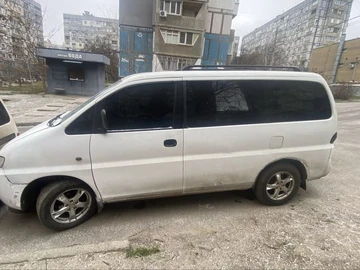 Авто Hyundai H200 1998 № 8348167