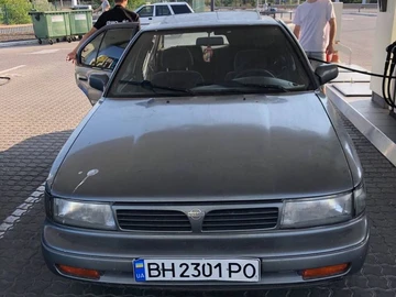 Авто Nissan Maxima 1989 № 8349003
