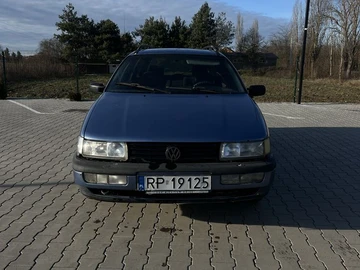 Авто Volkswagen Passat Variant 1994 № 8349484