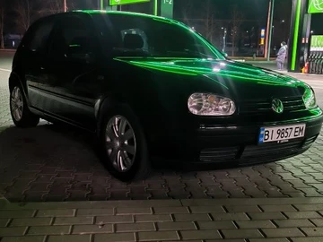 Авто Volkswagen Golf 2000 № 8349999