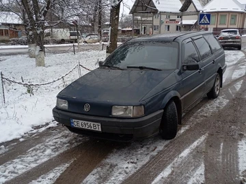 Авто Volkswagen Passat Variant 1988 № 8350326
