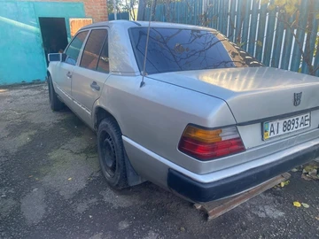 Авто Mercedes 230 1986 № 8352415