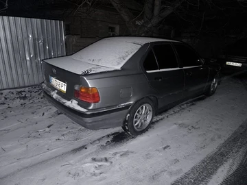 Авто BMW 3 Серия 1993 № 8354261