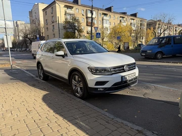 Авто Volkswagen Tiguan 2018 № 8354393