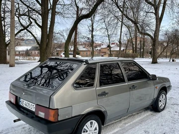 Авто ВАЗ 2109 1993 № 8354619
