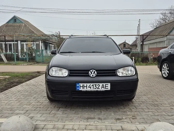 Авто Volkswagen Golf 2000 № 8355011