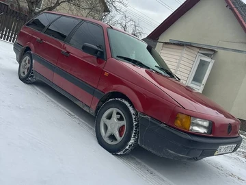 Авто Volkswagen Passat Variant 1992 № 8355431
