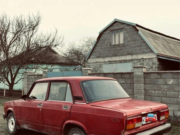Авто ВАЗ 2107 1989 № 8355463