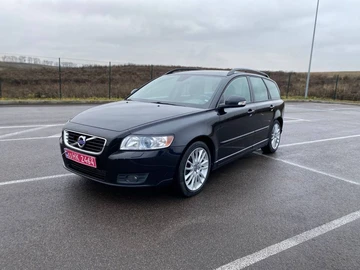 Авто Volvo V50 2010 № 8355608