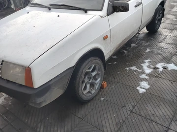 Авто ВАЗ 2109 2000 № 8355990