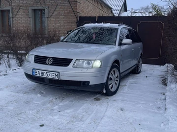 Авто Volkswagen Passat Variant 1999 № 8360452