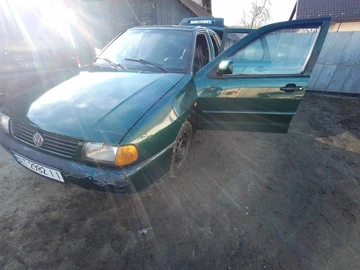 Авто Volkswagen Polo 1993 № 8360593