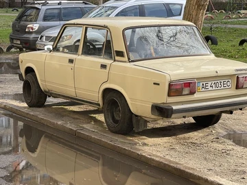 Авто ВАЗ 2105 1990 № 8361440