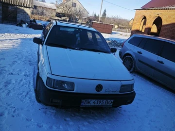 Авто Volkswagen Passat Sedan 1993 № 8363147