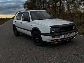 Авто Volkswagen Golf 1997 № 8364372