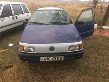 Авто Volkswagen Passat Sedan 1988 № 8364935