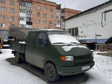 Авто Volkswagen Transporter 2002 № 8365508