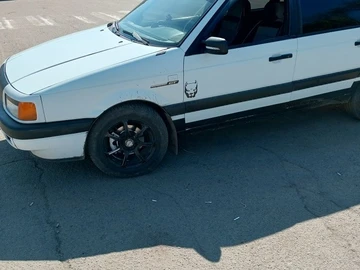 Авто Volkswagen Passat Variant 1989 № 8365518