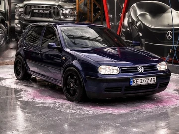Авто Volkswagen Golf 2000 № 8367702