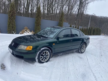 Авто Volkswagen Passat Sedan 1996 № 8367739