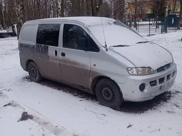 Авто Hyundai H200 1998 № 8367924