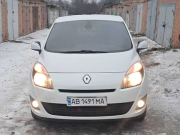 Авто Renault 4 2011 № 8368562
