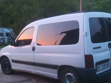 Авто Peugeot Partner 2000 № 8368854