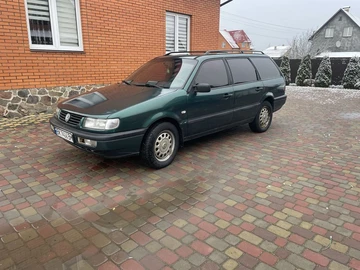 Авто Volkswagen Passat Variant 1996 № 8369365