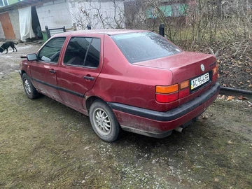 Авто Volkswagen Vento 1993 № 8369384