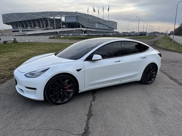 Авто Tesla Model 3 2020 № 8369579
