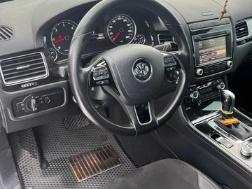 Авто Volkswagen Touareg 2017 № 8371557