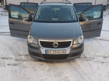 Авто Volkswagen Touran 2007 № 8371972