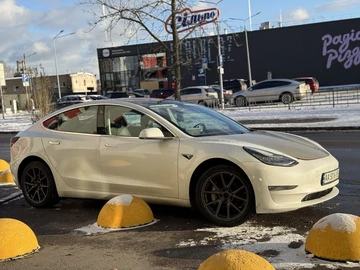 Авто Tesla Model 3 2018 № 8372743