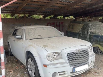 Авто Chrysler 300C 2006 № 8373009