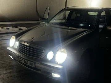Авто Mercedes 220 2000 № 8373430