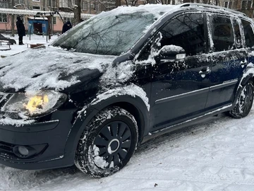 Авто Volkswagen Touran 2007 № 8373431
