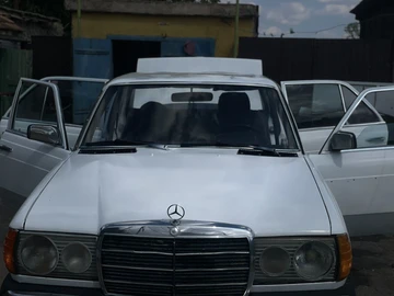 Авто Mercedes W123 1983 № 8373595