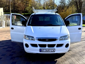 Авто Hyundai H200 2001 № 8373935