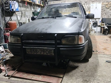 Авто Ford Escort 1988 № 8374442