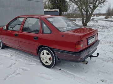 Авто Opel Vectra 1990 № 8375701