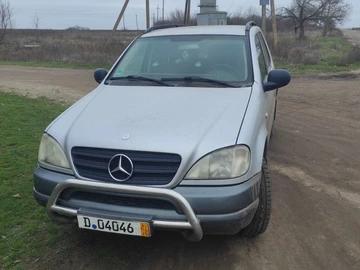 Авто Mercedes Ml Серия 2000 № 8376932