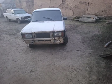 Авто ВАЗ 2107 1987 № 8377013