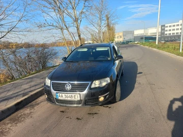 Авто Volkswagen Passat Variant 2005 № 8377568