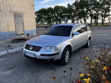 Авто Volkswagen Passat Variant 2004 № 8377661