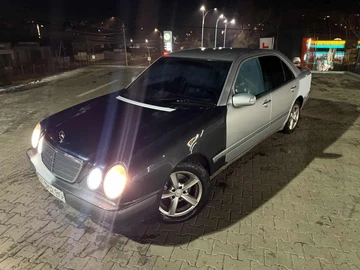 Авто Mercedes E Серия 2001 № 8379002