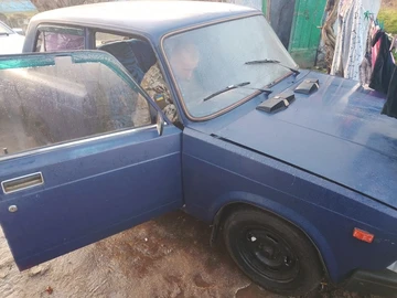 Авто ВАЗ 2107 1990 № 8379394