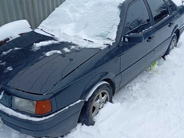 Авто Volkswagen Passat Sedan 1992 № 8379875