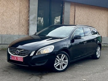 Авто Volvo V60 2013 № 8380313
